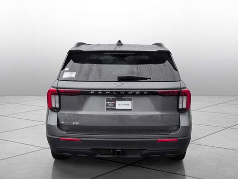 New 2026 Ford Explorer Active RWD image 4