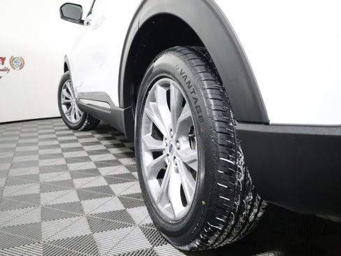 Used 2023 Ford Explorer Limited image 11