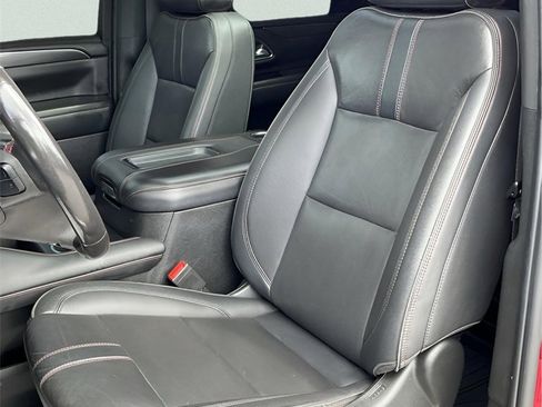 Used 2022 Chevrolet Suburban RST w/ Luxury Package image 35