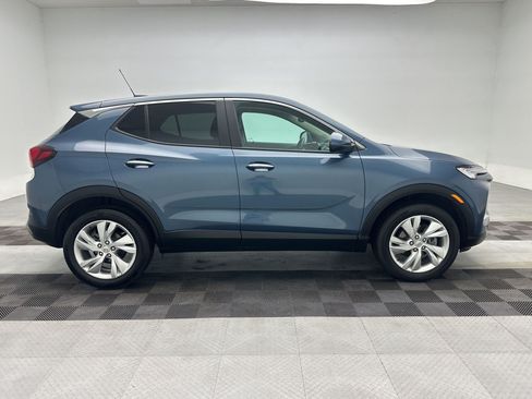 Certified 2025 Buick Encore GX Preferred w/ Comfort Package AWD/4WD image 8