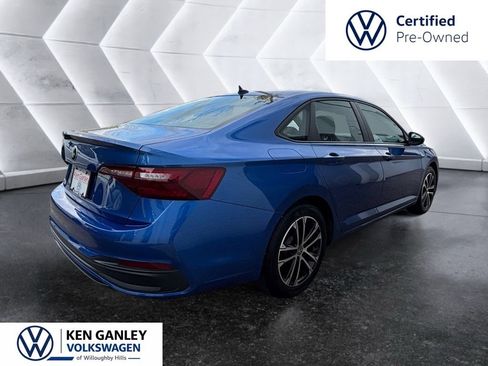 Used 2022 Volkswagen Jetta Sport FWD image 4