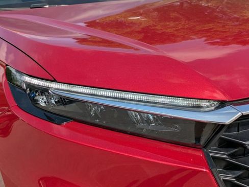 Used 2025 Honda CR-V LX image 10