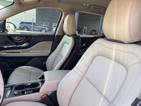 New 2026 Lincoln Corsair Premiere image 20