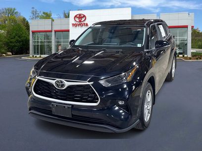 Used 2024 Toyota Highlander LE