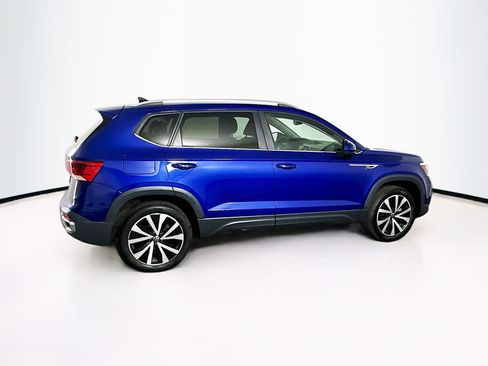 Used 2024 Volkswagen Taos SE image 10