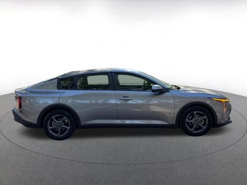 Used 2025 Kia K4 LXS image 16