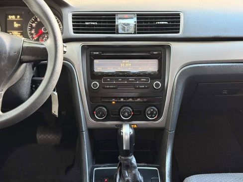 Used 2015 Volkswagen Passat 1.8T S FWD image 15