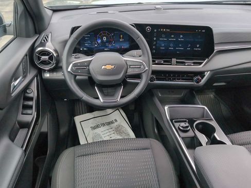 Used 2026 Chevrolet Equinox LT w/ Safety and Technology Package FWD image 10