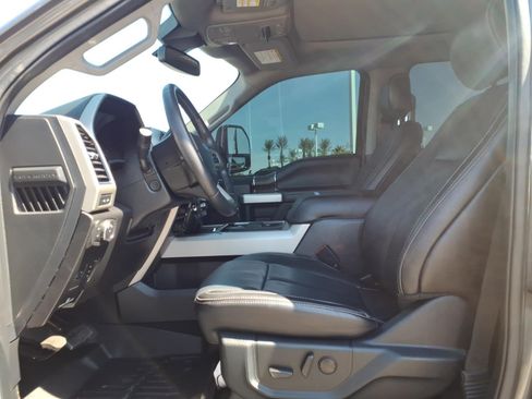 Used 2020 Ford F250 Lariat w/ Lariat Ultimate Package AWD/4WD image 24
