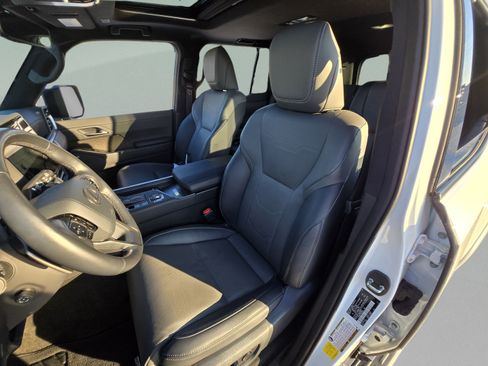 Used 2024 Lexus GX 550 w/ Cold Area Package AWD/4WD image 15