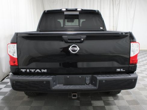 Used 2018 Nissan Titan SL RWD image 31