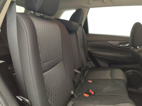 Used 2020 Nissan Rogue SV AWD/4WD image 19