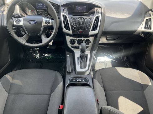 Used 2014 Ford Focus SE w/ SE Winter Package FWD image 11