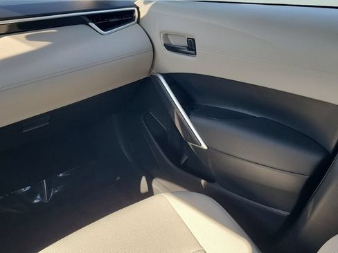 Used 2025 Toyota Corolla Cross L FWD image 13