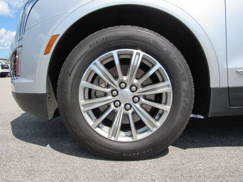Certified 2019 Cadillac XT5 Luxury FWD image 9