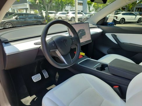 Used 2022 Tesla Model Y Performance AWD/4WD image 11
