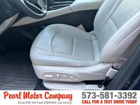 Used 2023 Buick Enclave Premium AWD/4WD image 10