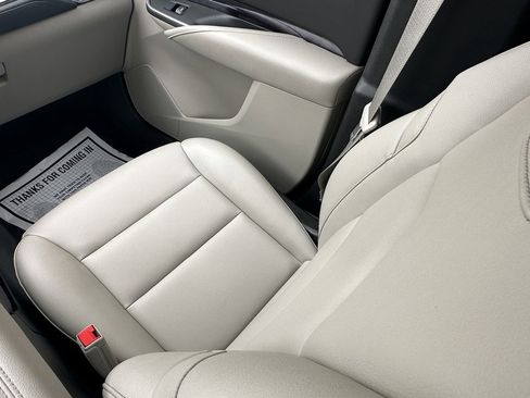 Certified 2023 Cadillac XT4 Luxury w/ Cold Weather Package image 14