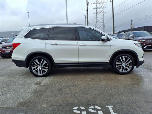 Certified 2017 Honda Pilot Elite image 26