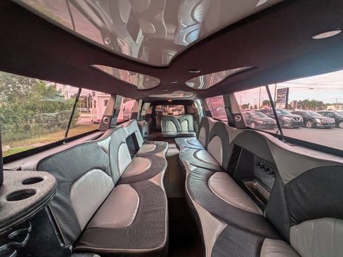 Used 2011 Chevrolet Suburban LS image 13