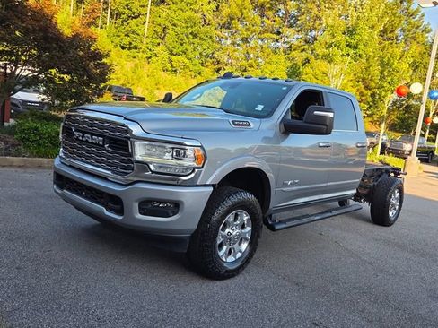 Used 2024 RAM 3500 Limited AWD/4WD image 4