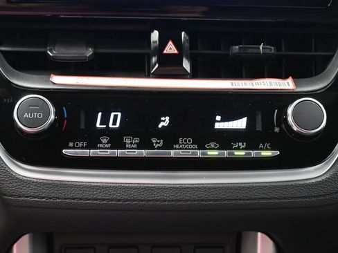 Used 2025 Toyota Corolla Cross AWD Hybrid image 20