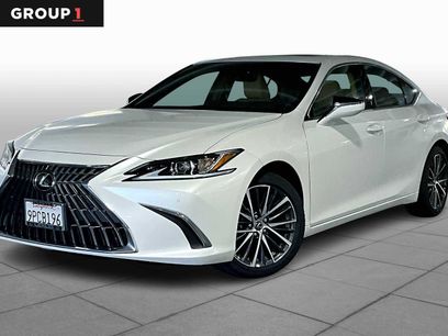 Used 2025 Lexus ES 300h w/ Premium Package