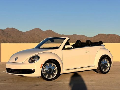 Used 2013 Volkswagen Beetle 2.5 FWD image 2