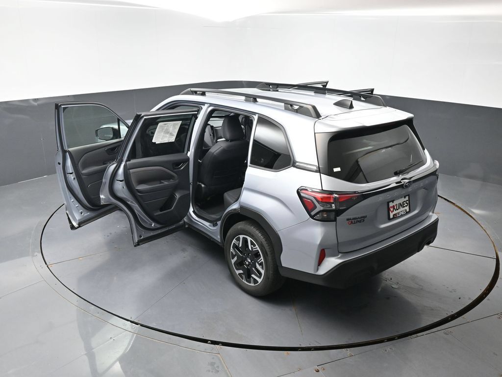Used 2025 Subaru Forester Premium AWD/4WD image 59