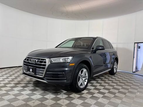 Used 2019 Audi Q5 2.0T Premium w/ Convenience Package AWD/4WD image 3