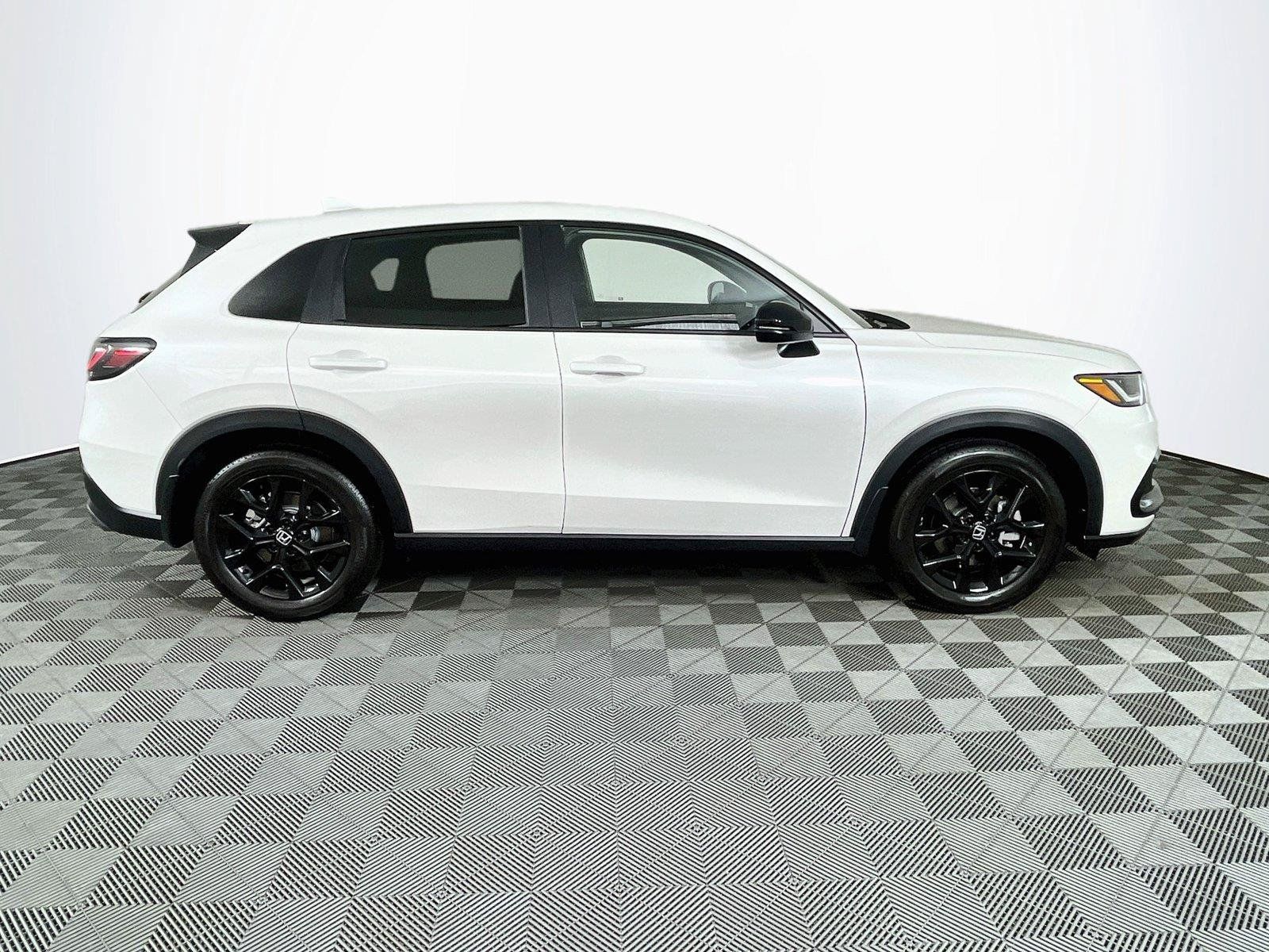 Certified 2025 Honda HR-V Sport image 12