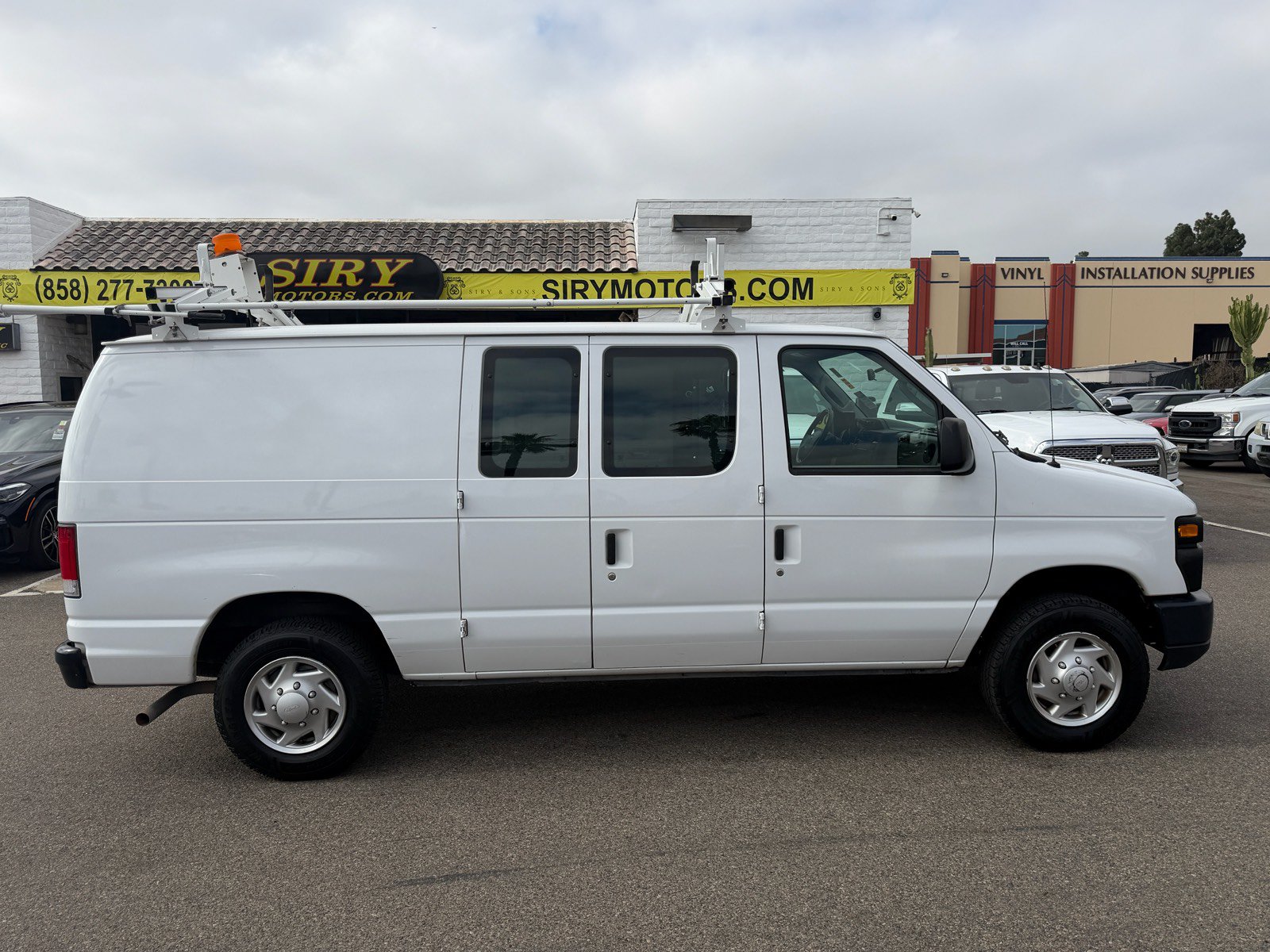 Used 2014 Ford E-150 and Econoline 150 w/ Power Group RWD image 2