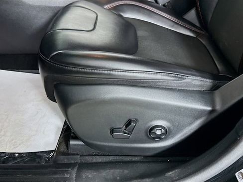 Used 2020 Jeep Cherokee Trailhawk w/ Technology Group image 18