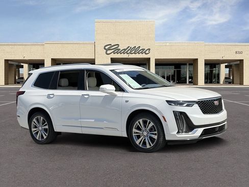Certified 2023 Cadillac XT6 Premium Luxury w/ Technology Package FWD image 3