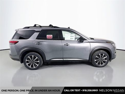 New 2026 Nissan Pathfinder Platinum image 4