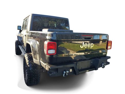 Used 2023 Jeep Gladiator Overland AWD/4WD image 3