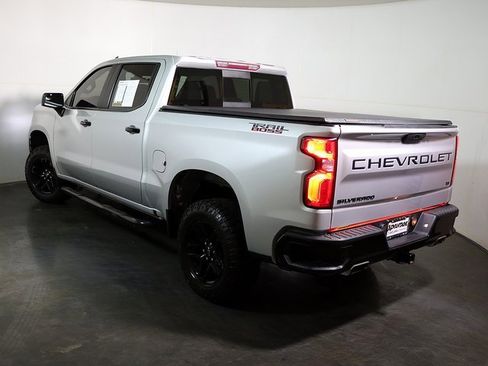 Used 2021 Chevrolet Silverado 1500 LT Trail Boss w/ Convenience Package II image 2