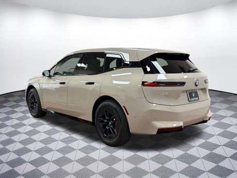 New 2026 BMW iX xDrive60 image 3
