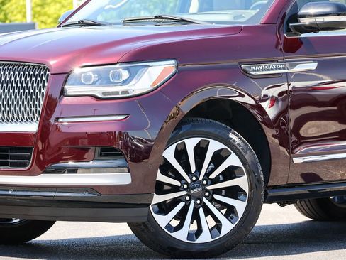 Used 2023 Lincoln Navigator L Reserve AWD/4WD image 4