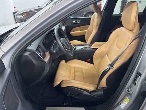 Certified 2023 Volvo XC60 B5 Ultimate w/ Protection Package Premier image 17