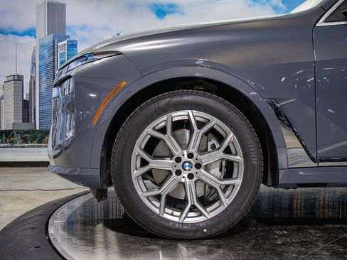 Certified 2025 BMW X7 xDrive40i w/ Premium Package image 7
