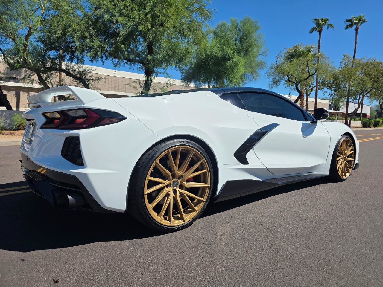 Used 2020 Chevrolet Corvette Stingray Premium Cpe w/ 3LT Preferred Equipment Group RWD image 5