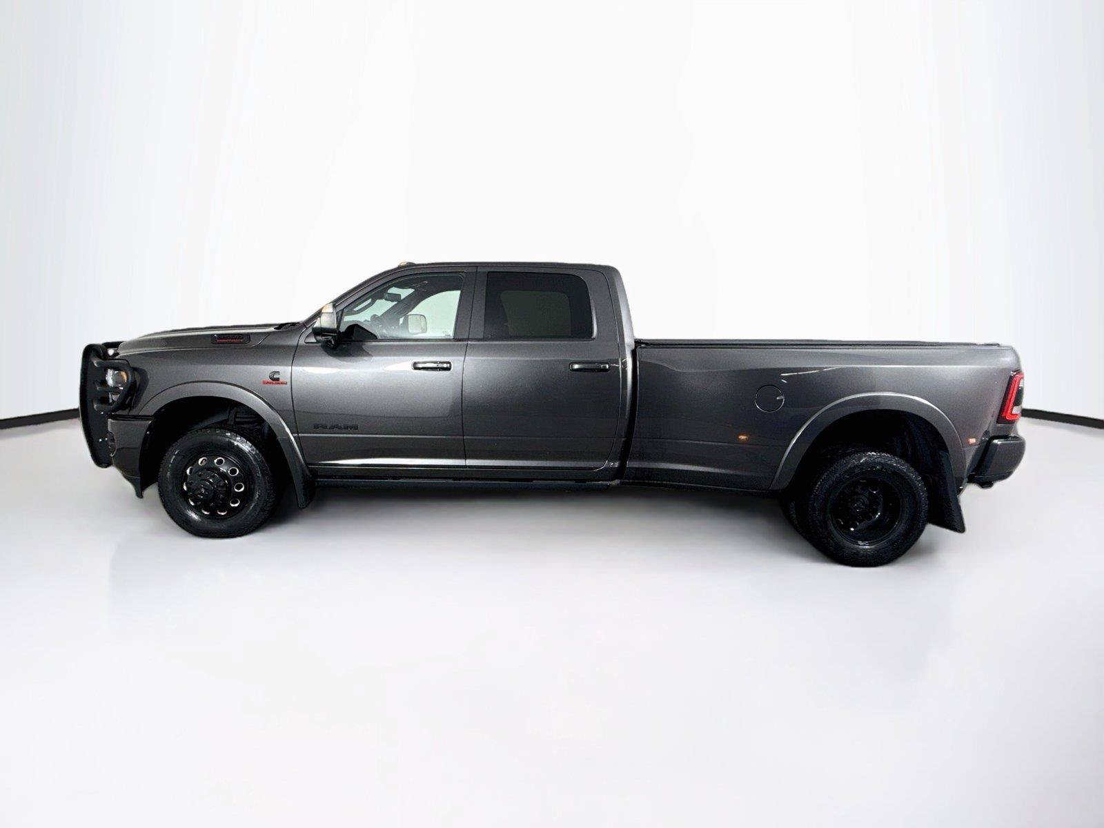 Used 2022 RAM 3500 Limited AWD/4WD image 2