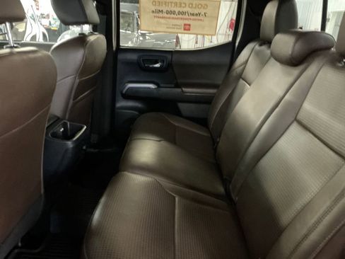 Certified 2022 Toyota Tacoma Limited image 25
