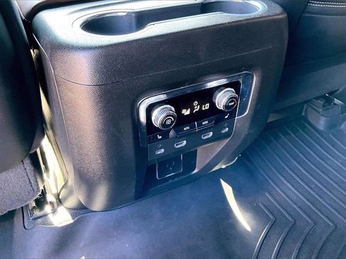 Used 2023 GMC Yukon Denali Ultimate image 18