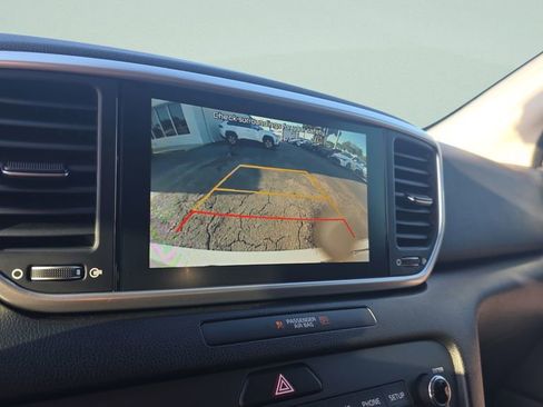 Used 2020 Kia Sportage LX FWD image 17