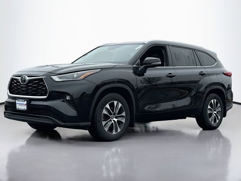 Used 2023 Toyota Highlander L image 12