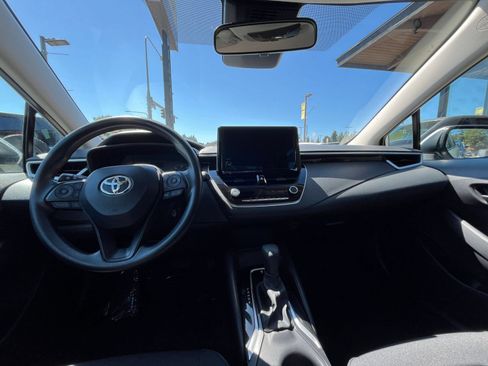 Used 2025 Toyota Corolla LE FWD image 32