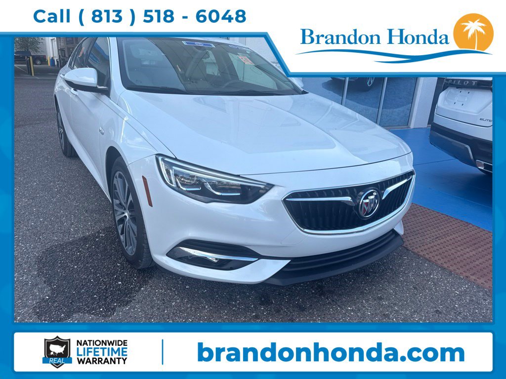 Used 2018 Buick Regal Essence w/ Driver Confidence Package #1 FWD image 1