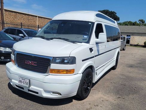 Used 2021 GMC Savana 2500 w/ Enhanced Convenience Package image 1